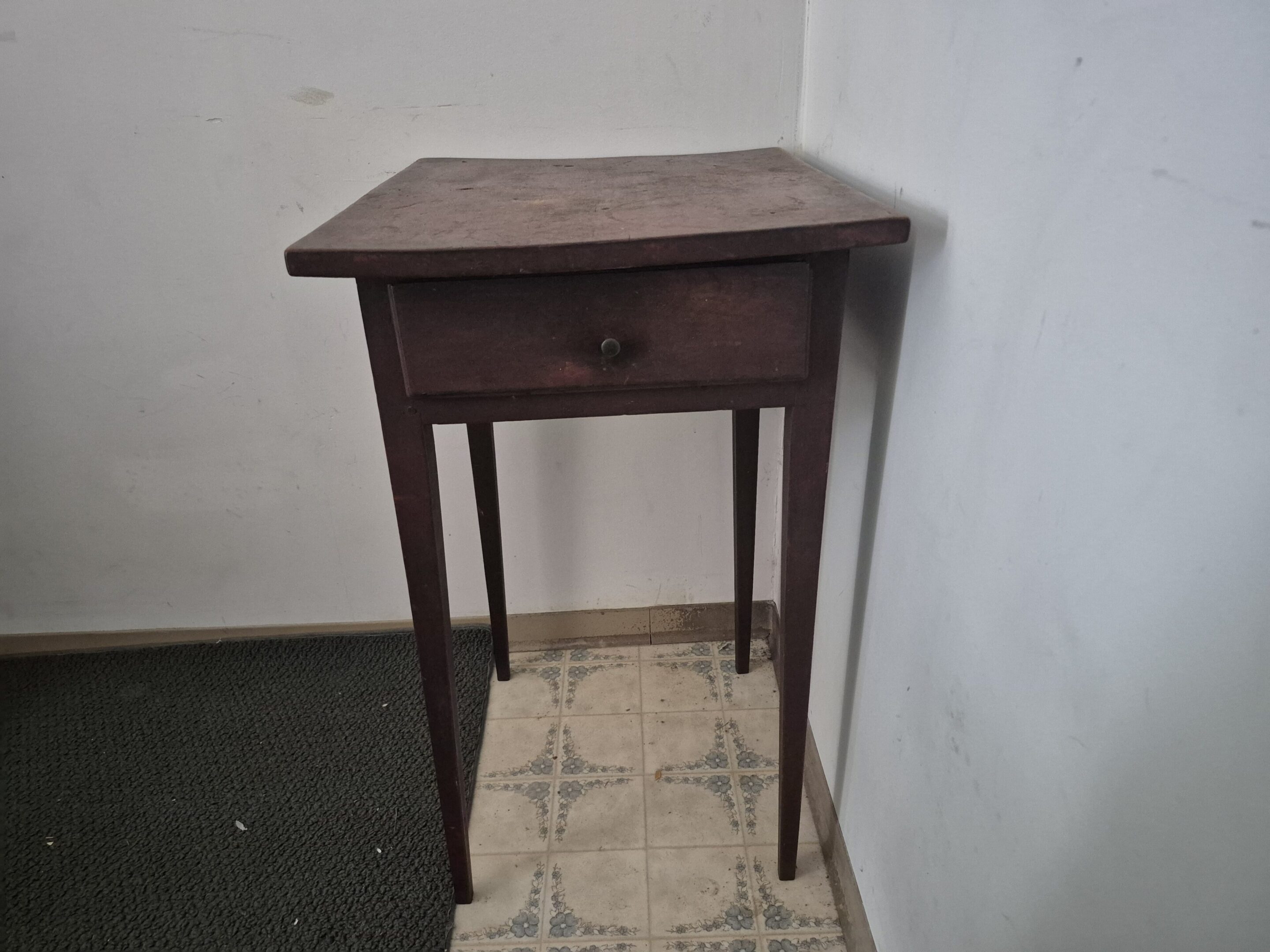 Red-Stained Birch Taper-leg Stand w/drawer, probably New England, late 18th or early 19th century